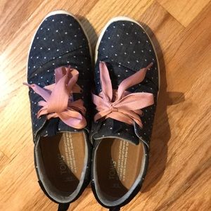TOMS shoes